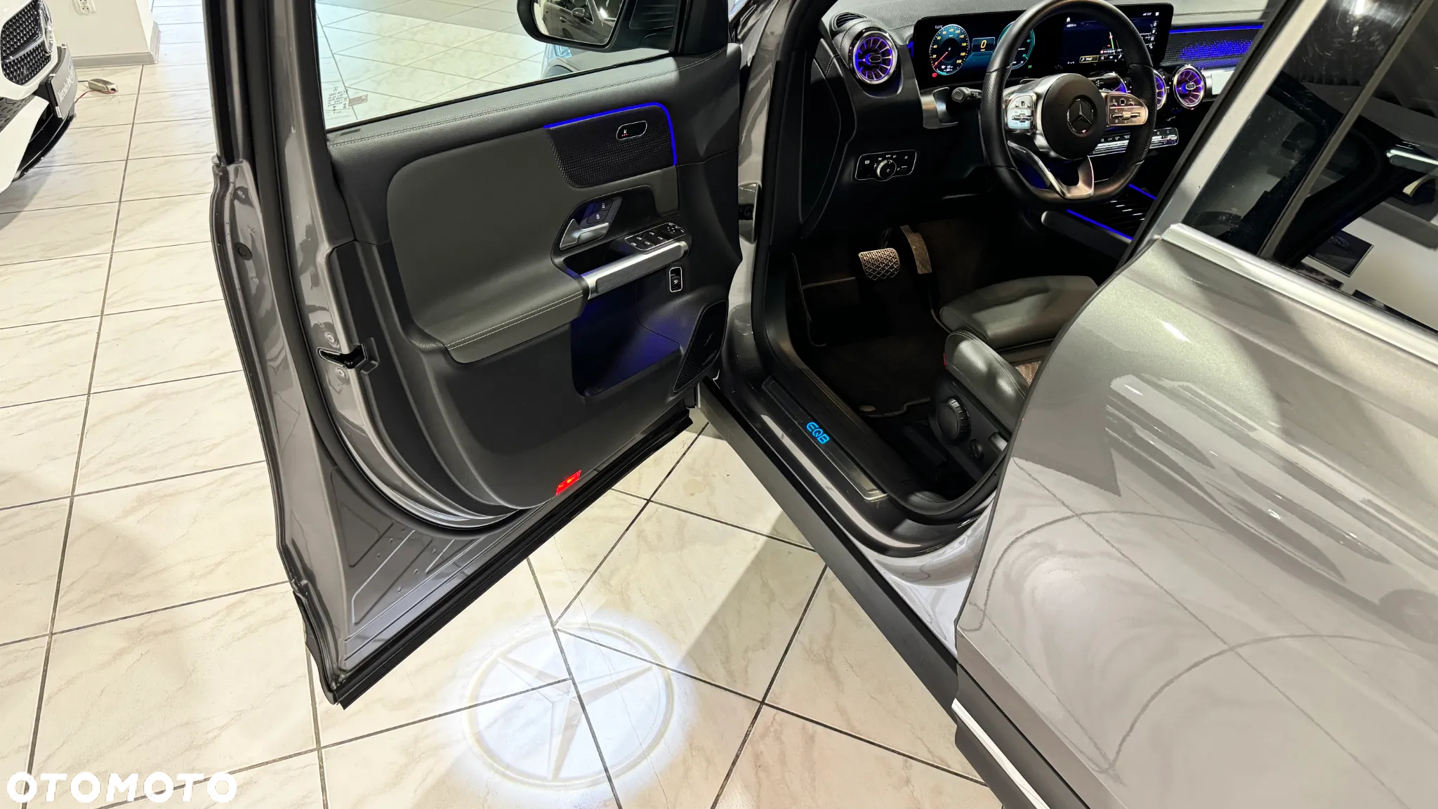 Mercedes-Benz EQB 250 66.5kWh Electric Art - 11