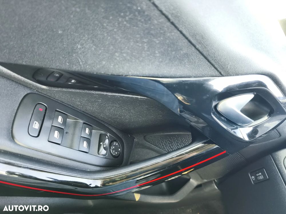 Peugeot 2008 PureTech 110 Stop&Start GT-Line Edition - 29