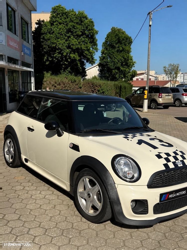 Mini 3 Portas 2009 photo 2