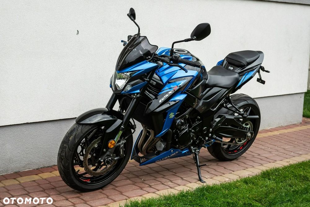 Suzuki GSX - 7