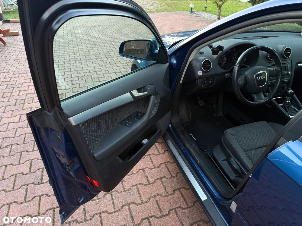 Audi A3 Sportback 1.6 FSI Ambition - 14