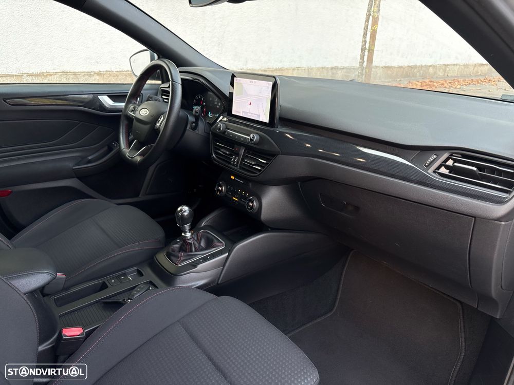 Ford Focus 1.0 EcoBoost MHEV ST-Line - 17
