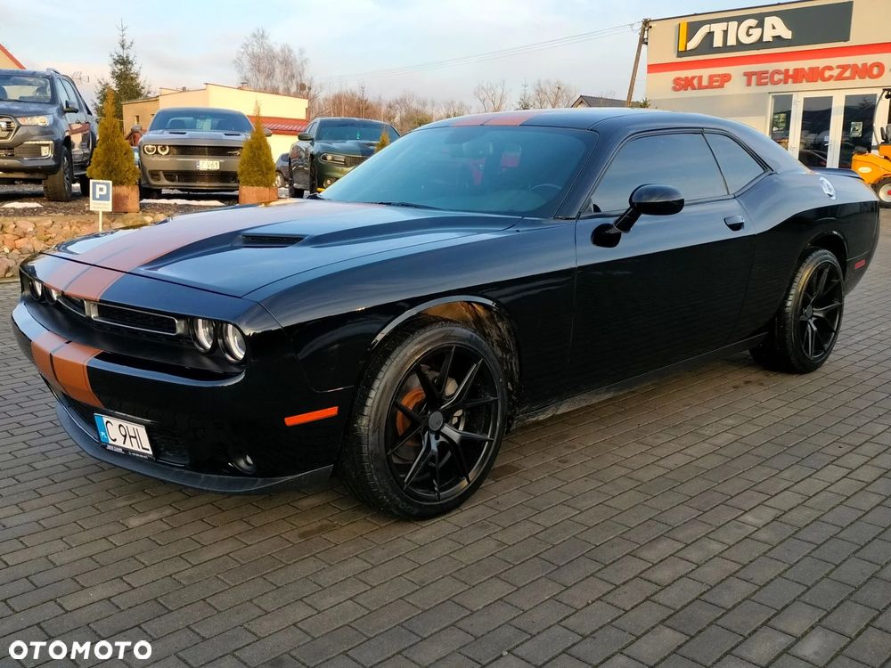 Dodge Challenger - 1