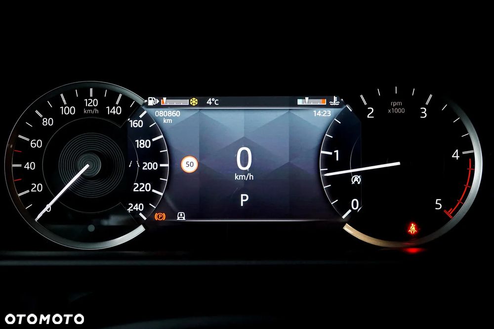 Land Rover Discovery D250 SE - 34