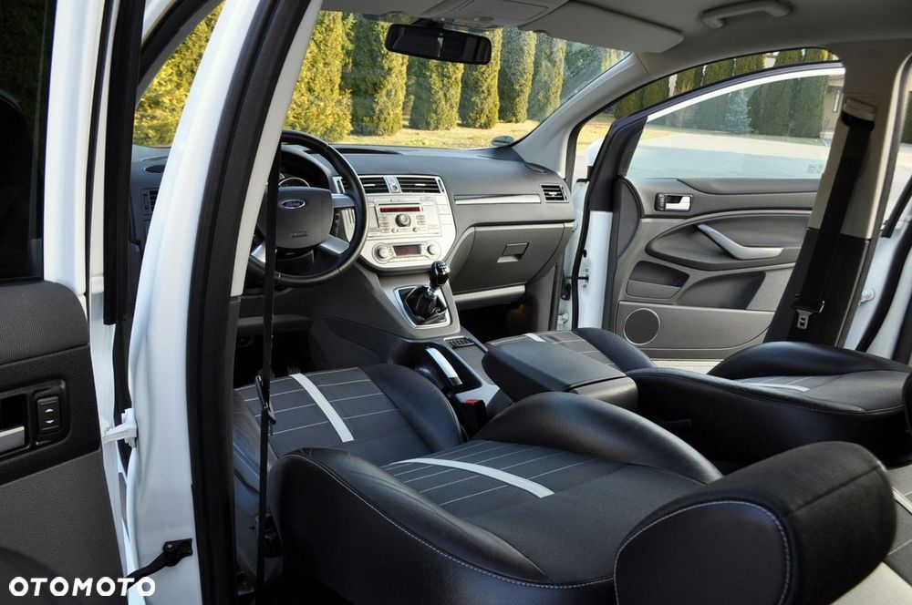 Ford Kuga - 27