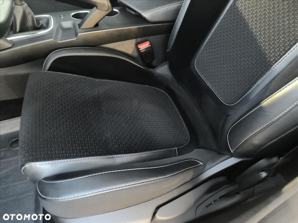 Renault Megane 1.5 Blue dCi Intens - 13