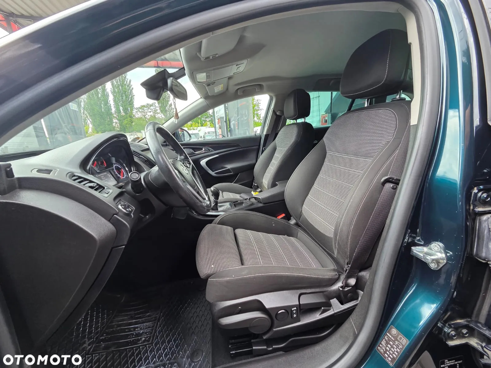 Opel Insignia - 25