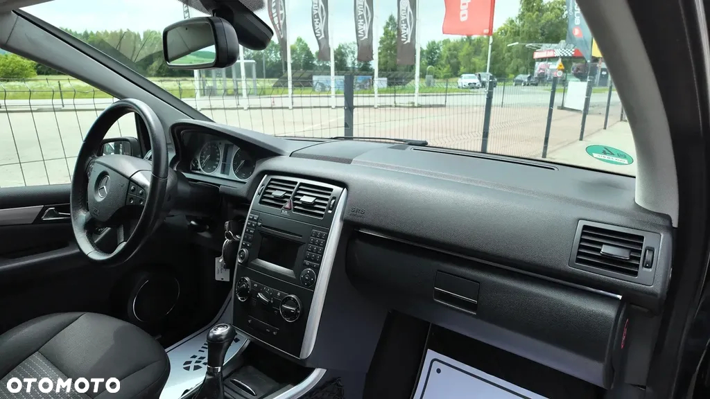 Mercedes-Benz Klasa B 180 BlueEffICIENCY - 36