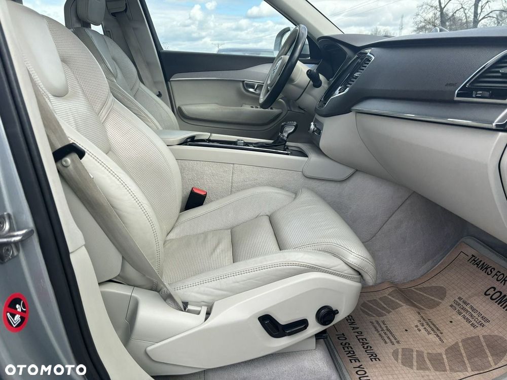 Volvo XC 90 - 41