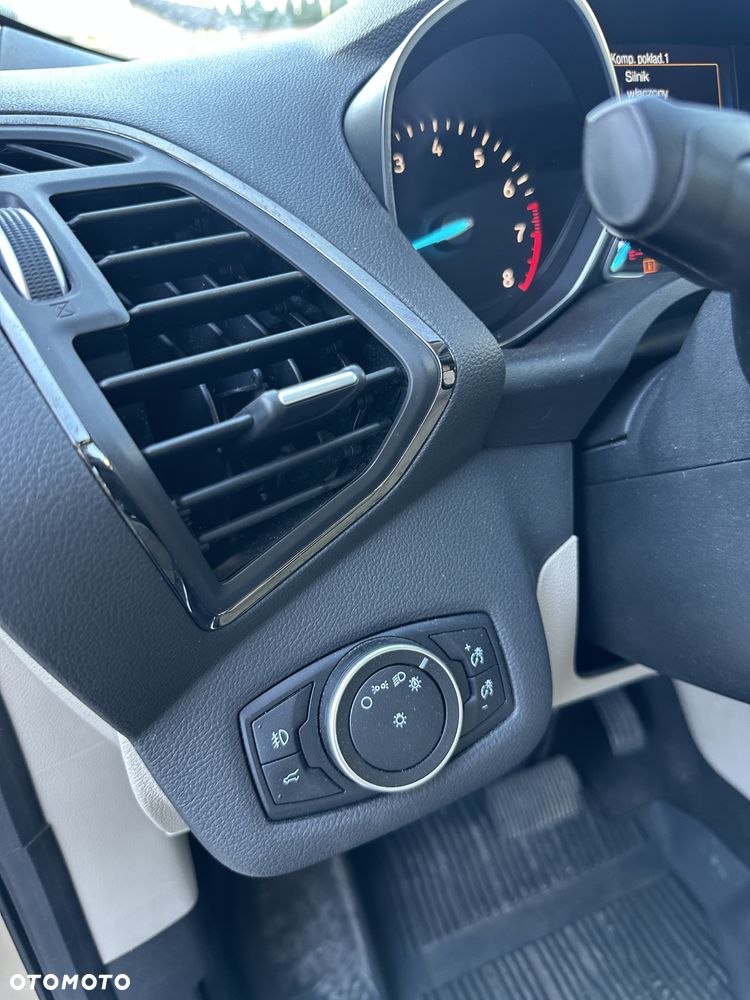 Ford Escape ver-2-0-ecoboost-awd-titanium - 25