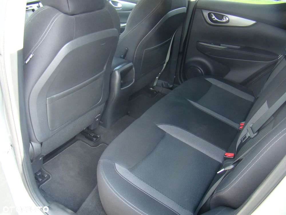 Nissan Qashqai 1.2 DIG-T N-Connecta EU6 - 30