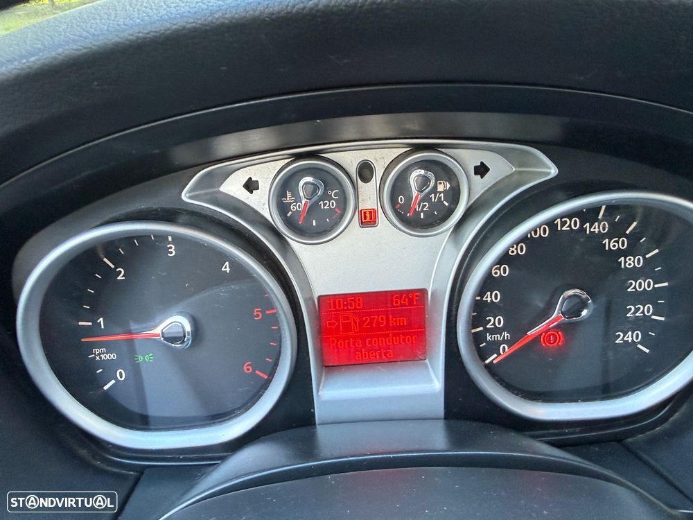 Ford Focus SW 1.6 TDCi Titanium 17 - 21