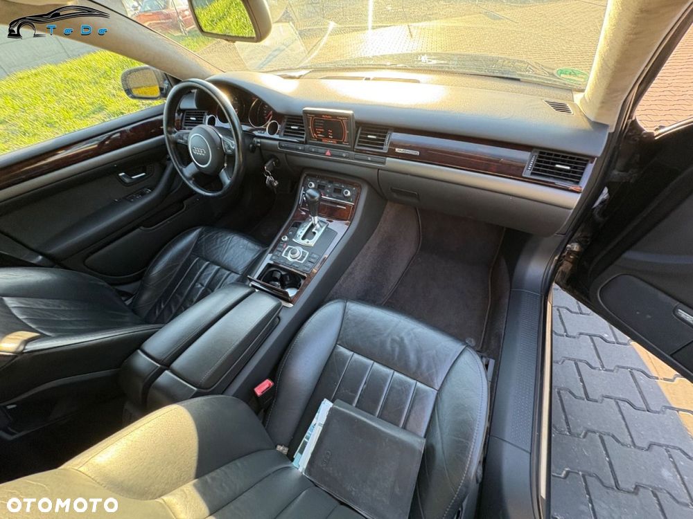 Audi A8 4.2 Quattro - 32