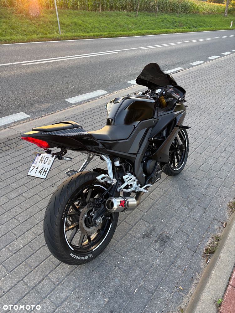 Yamaha YZF - 4