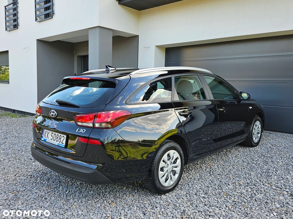 Hyundai i30 1.5 DPI Classic + - 6