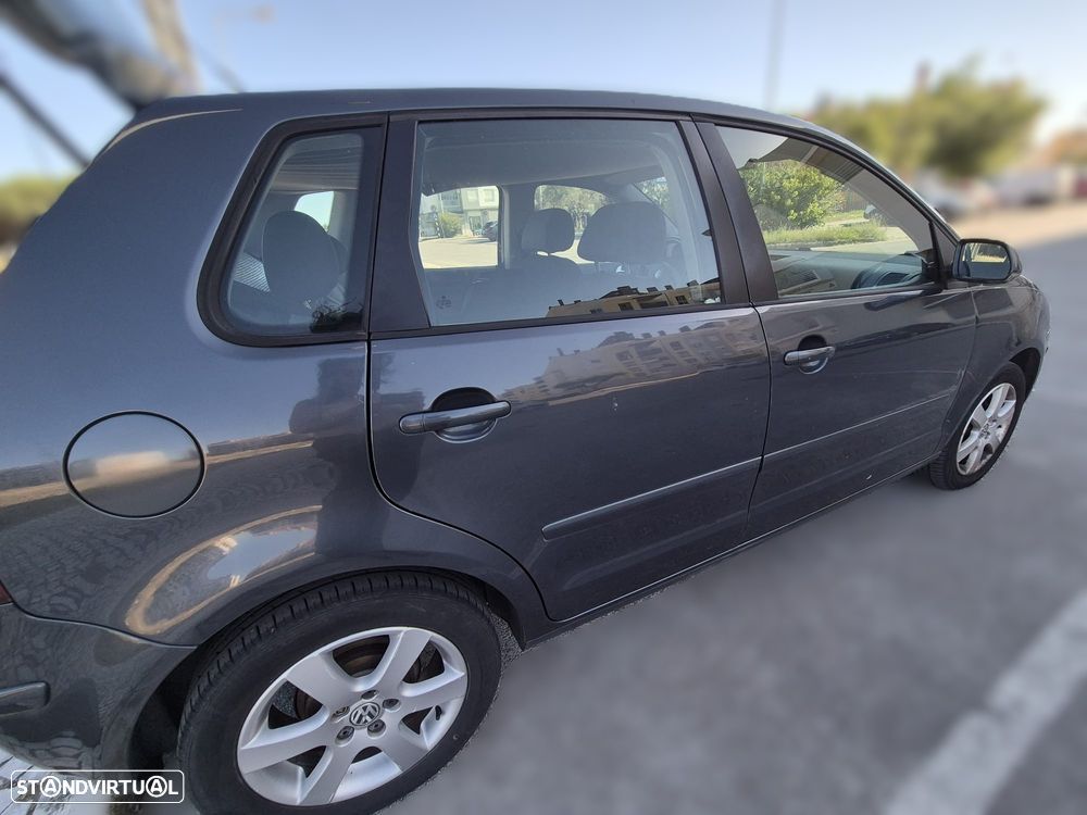 Volkswagen Polo 1.4 TDi Confortline — fotografia 5