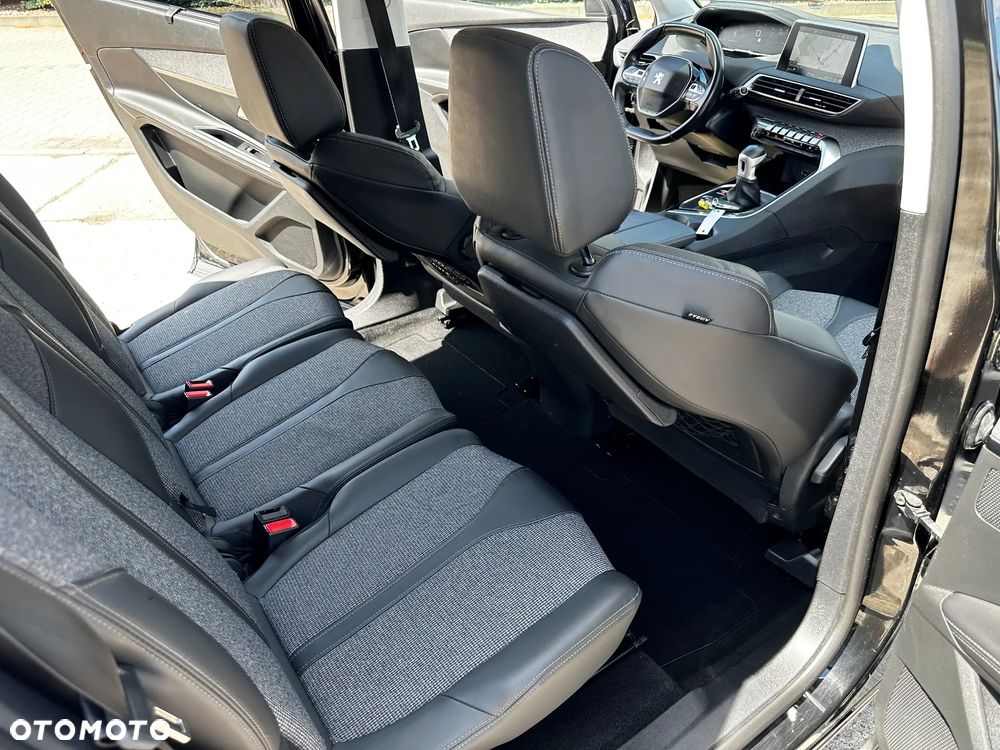 Peugeot 5008 - 21