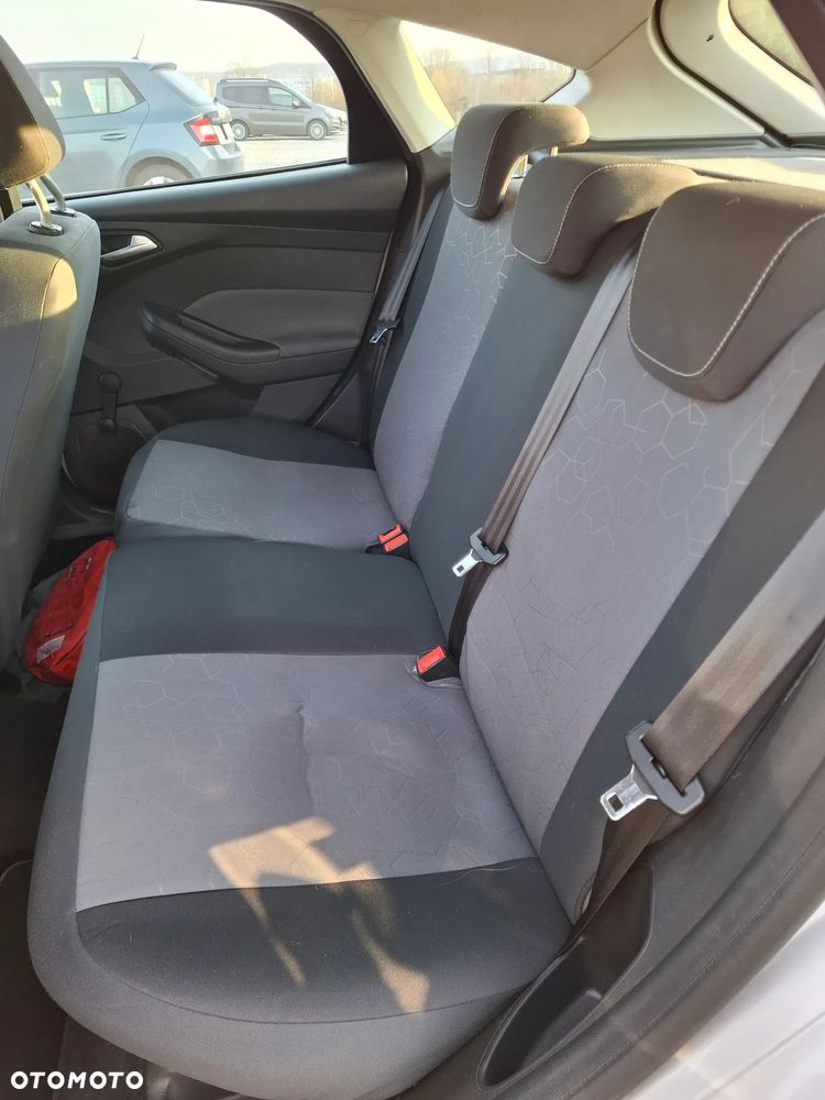 Ford Focus 1.6 TDCi DPF Ambiente - 11