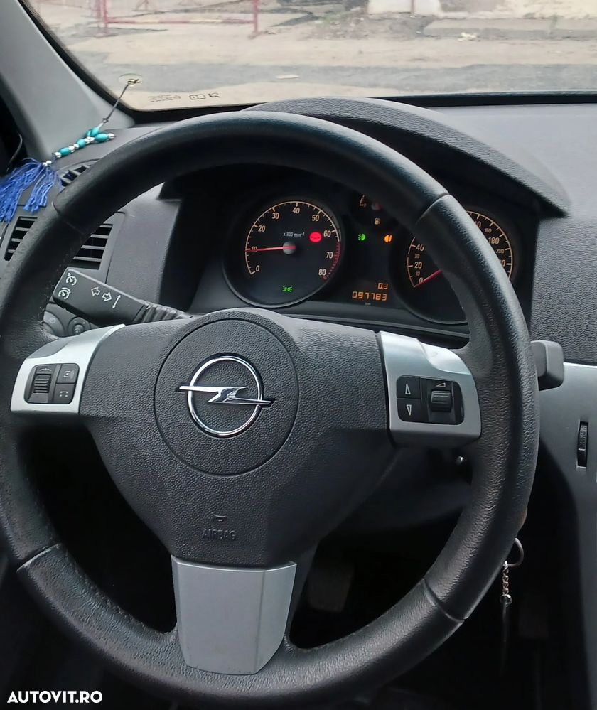 Opel Astra - 4