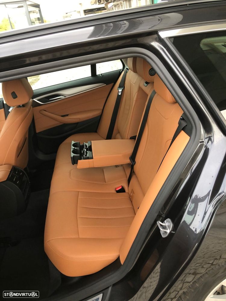 BMW 530 e Line Luxury - 37