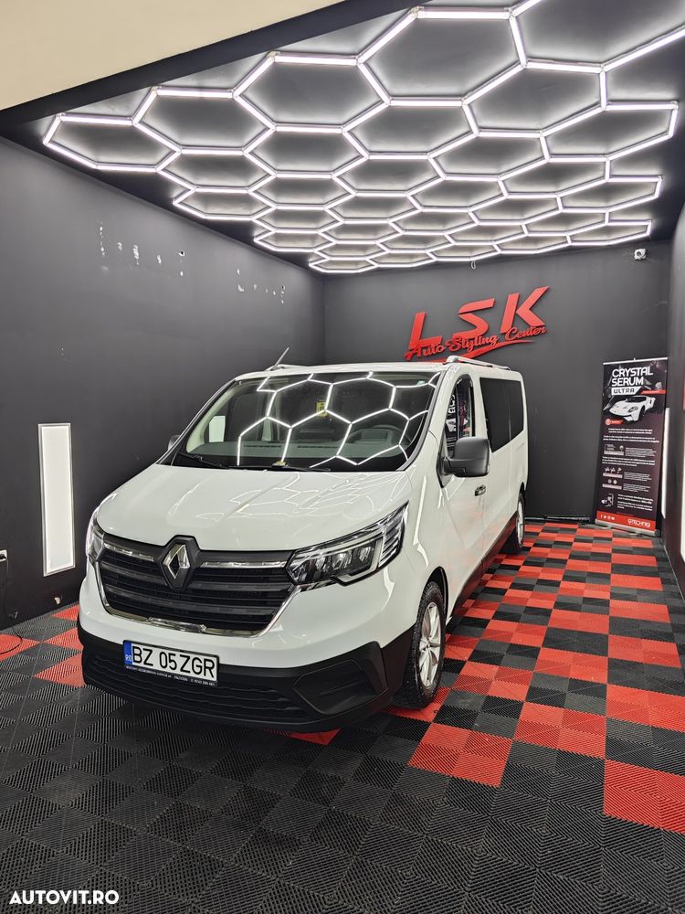 Renault Trafic Combi 2.0 Blue dCi 110 S&S L2 8+1 Zen - 2