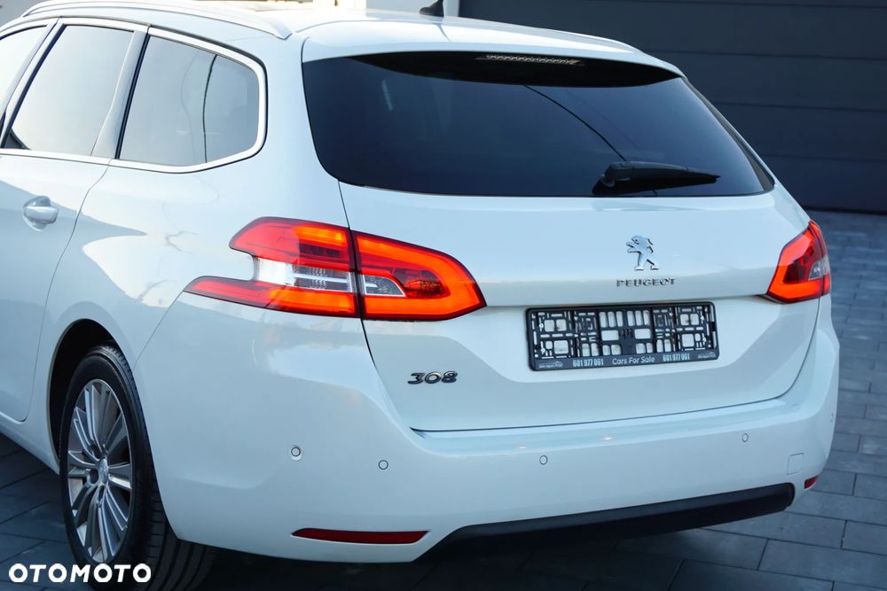 Peugeot 308 BlueHDi 130 Stop & Start Allure Business-Paket - 21