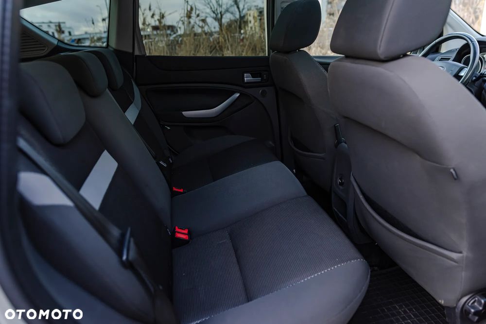 Ford Kuga 2.0 TDCi 4x4 Titanium - 11