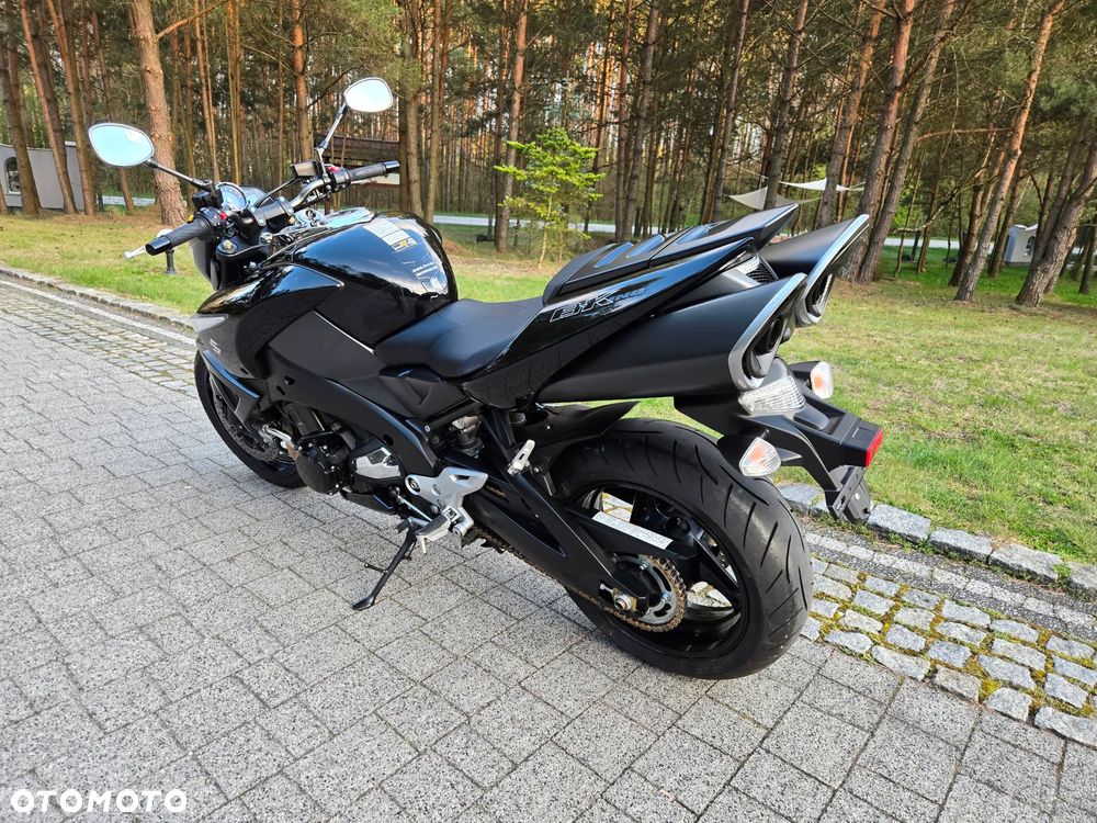 Suzuki GSX - 16