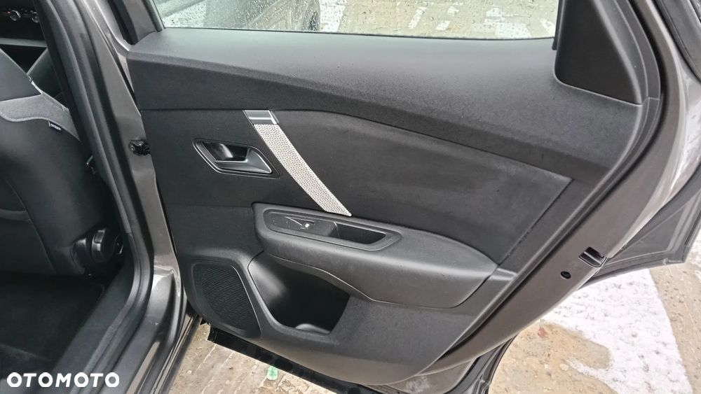 Citroën C4 BlueHDi 130 Stop&Start EAT8 FEEL PACK - 20