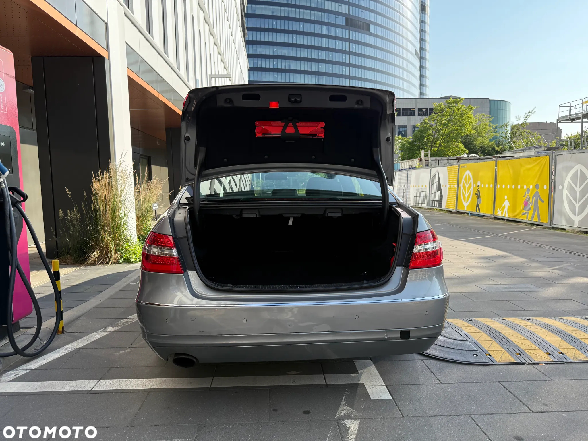 Mercedes-Benz Klasa E 200 CGI BlueEFFICIENCY Automatik Avantgarde - 14