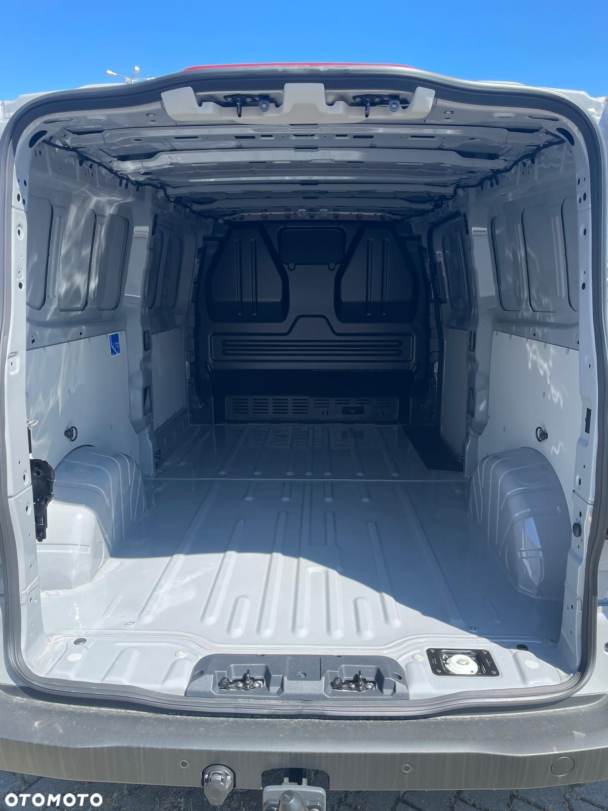 Volkswagen Transporter - 8