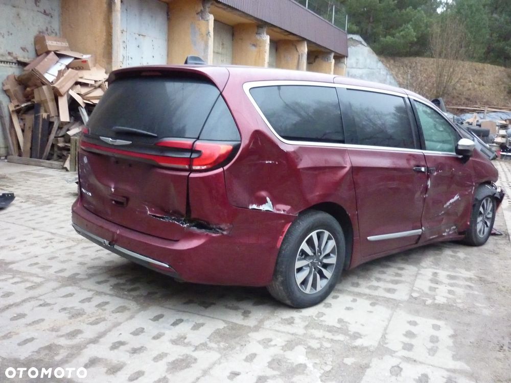 Chrysler Pacifica - 6