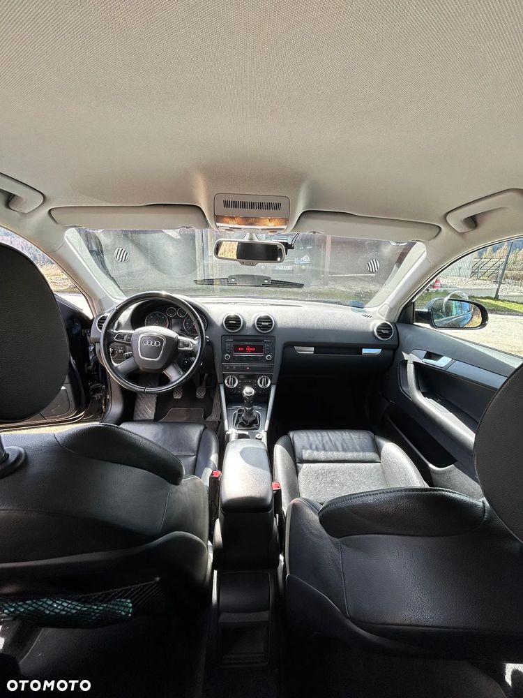 Audi A3 Sportback 1.6 TDI DPF Ambiente - 11