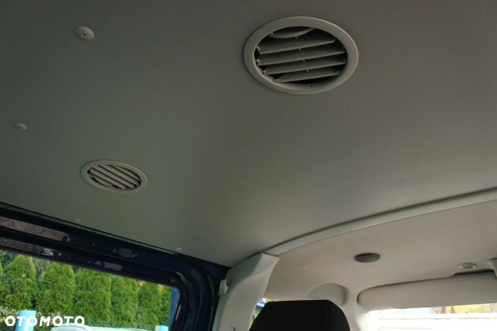 Volkswagen Transporter L2H1 Plus Trendline 4Motion - 17