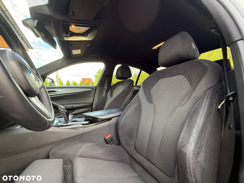 BMW Seria 5 520d xDrive M Sport sport - 27