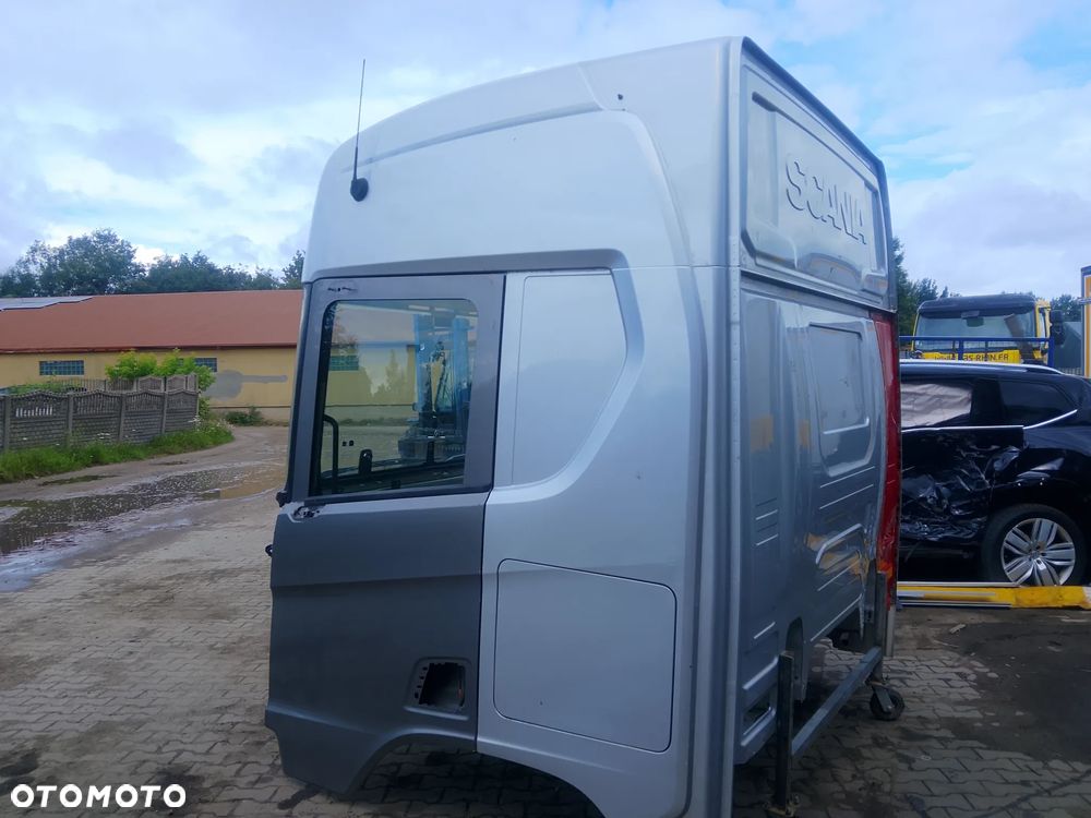 kabina Scania R do malowania - 3