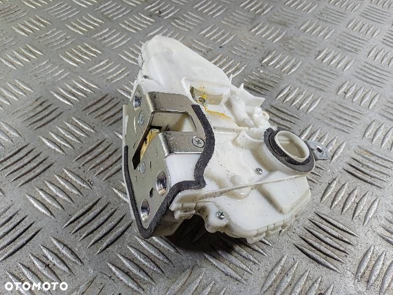 ZAMEK DRZWI PRAWY PRZEDNI HONDA CIVIC 8 - 2