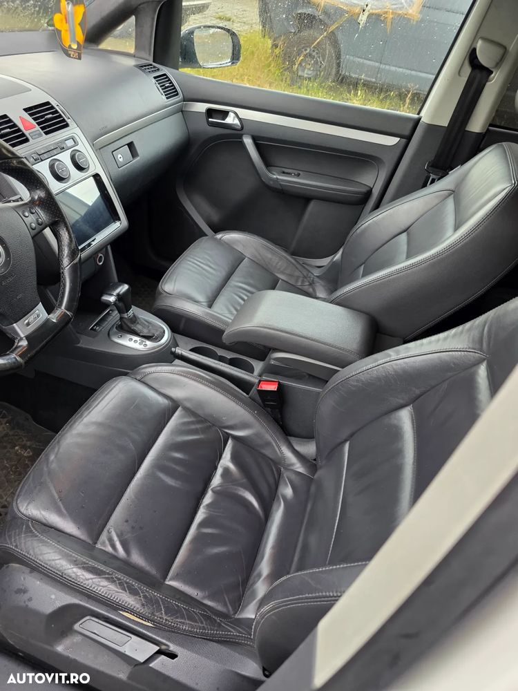 Volkswagen Touran 2.0 TDI Highline DSG - 3