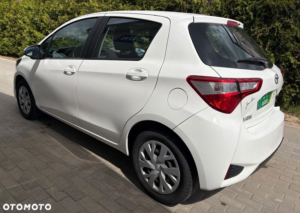 Toyota Yaris - 10