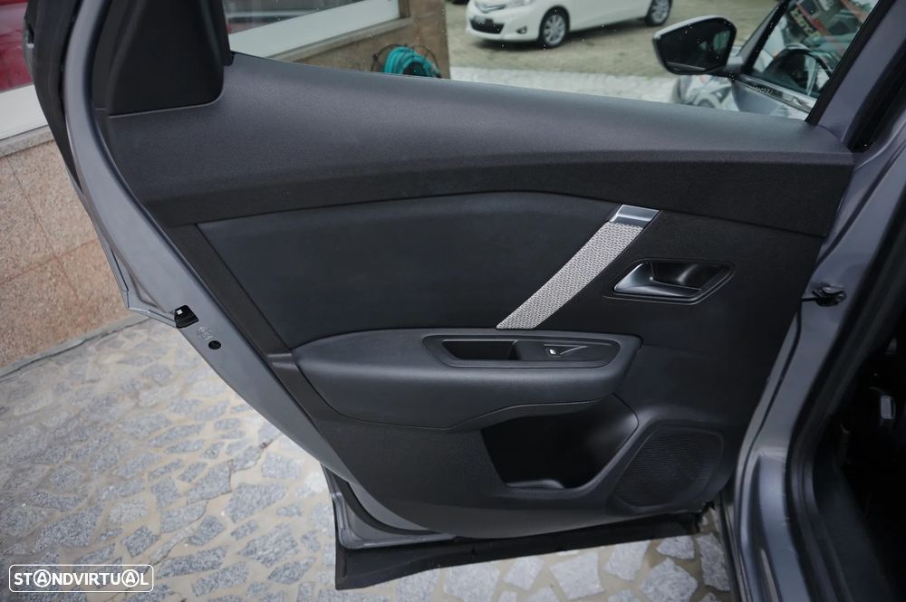 Citroën C4 1.2 PureTech Shine - 10
