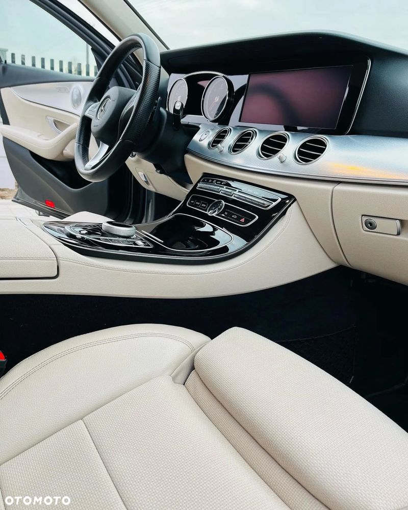 Mercedes-Benz Klasa E 220 d 4-Matic All-Terrain - 10