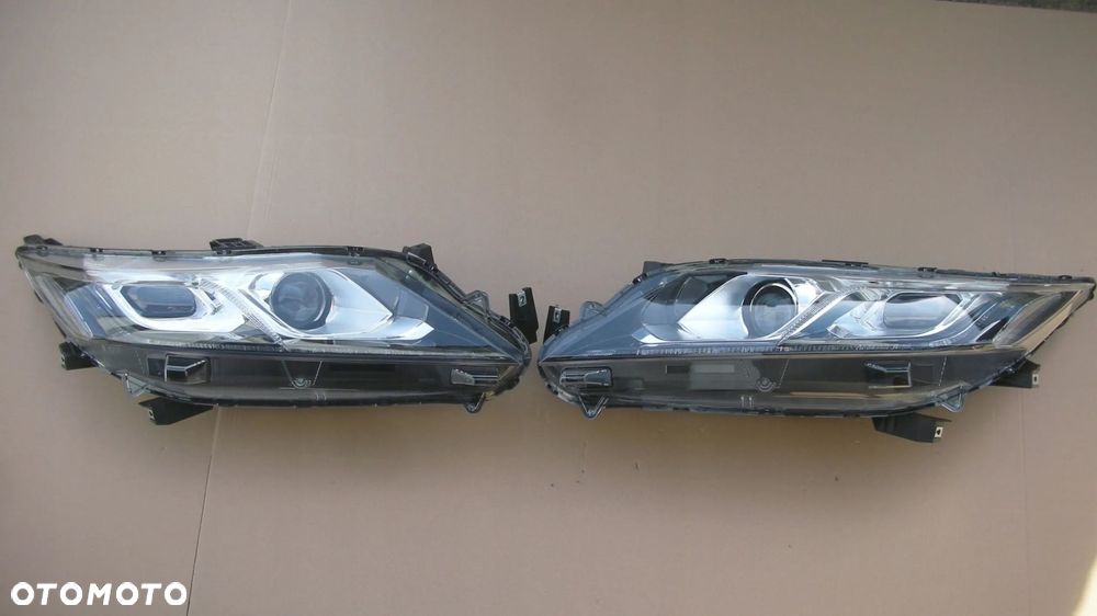 ECLIPSE CROSS REFLEKTORY LAMPA LED LEWA KOMPLETNA - 2