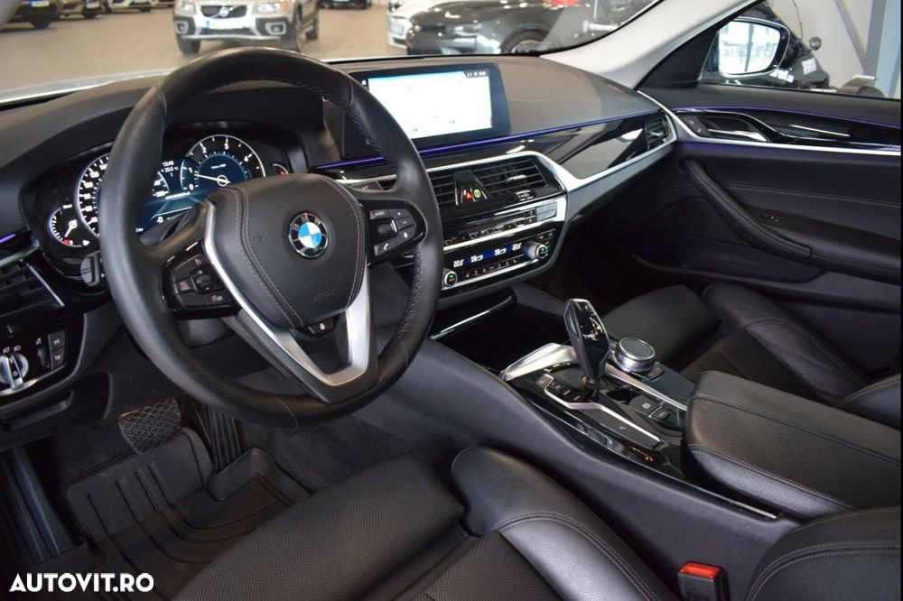 BMW Seria 5 520d xDrive Touring Aut. Sport Line - 10