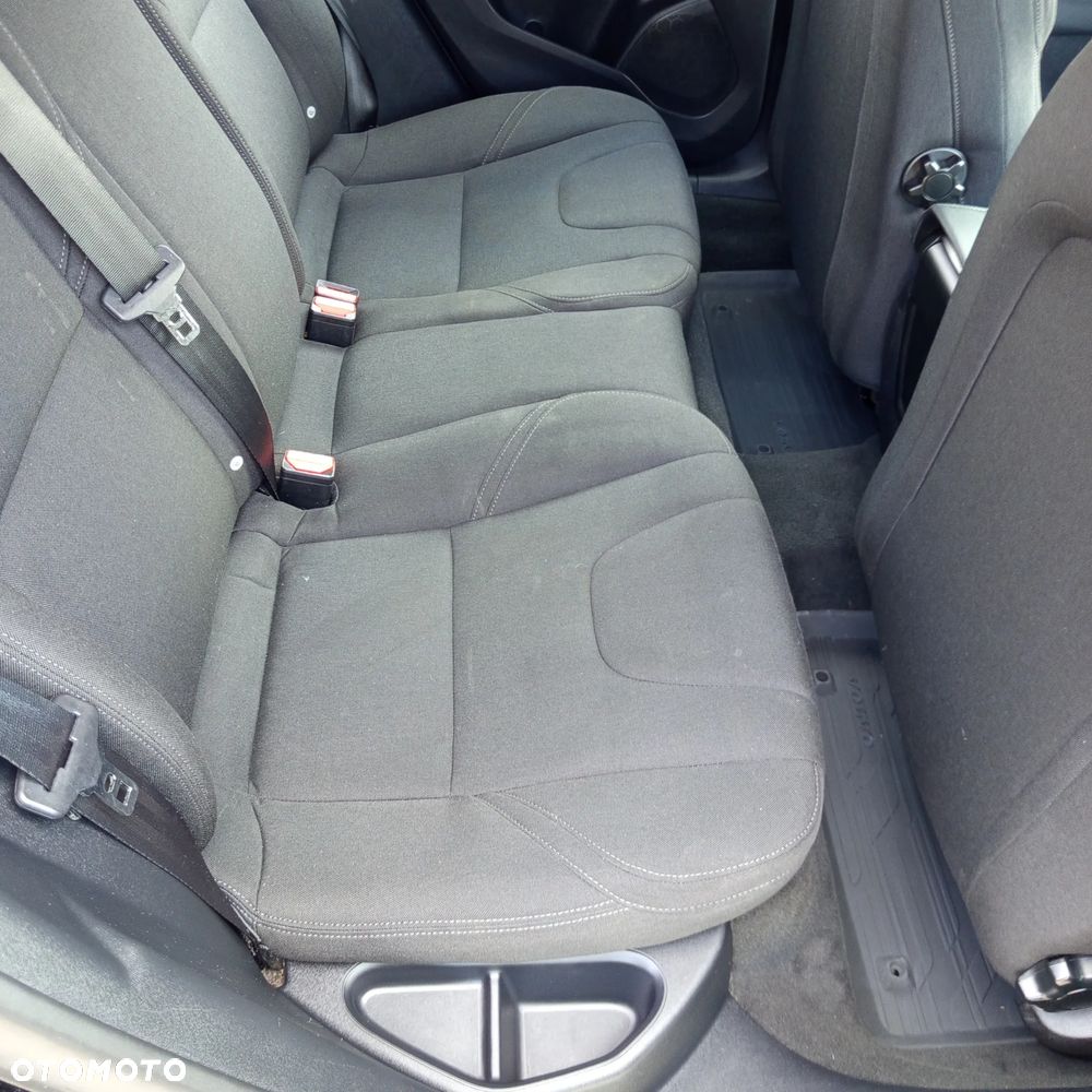 Volvo V40 D4 You - 18