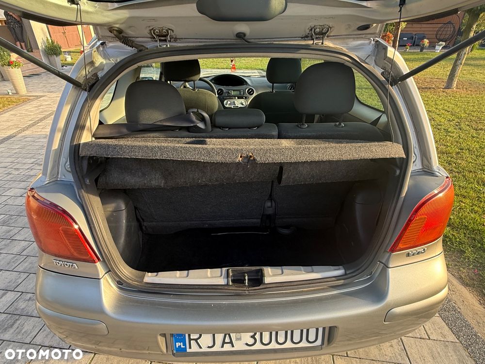 Toyota Yaris 1.0 Base - 9