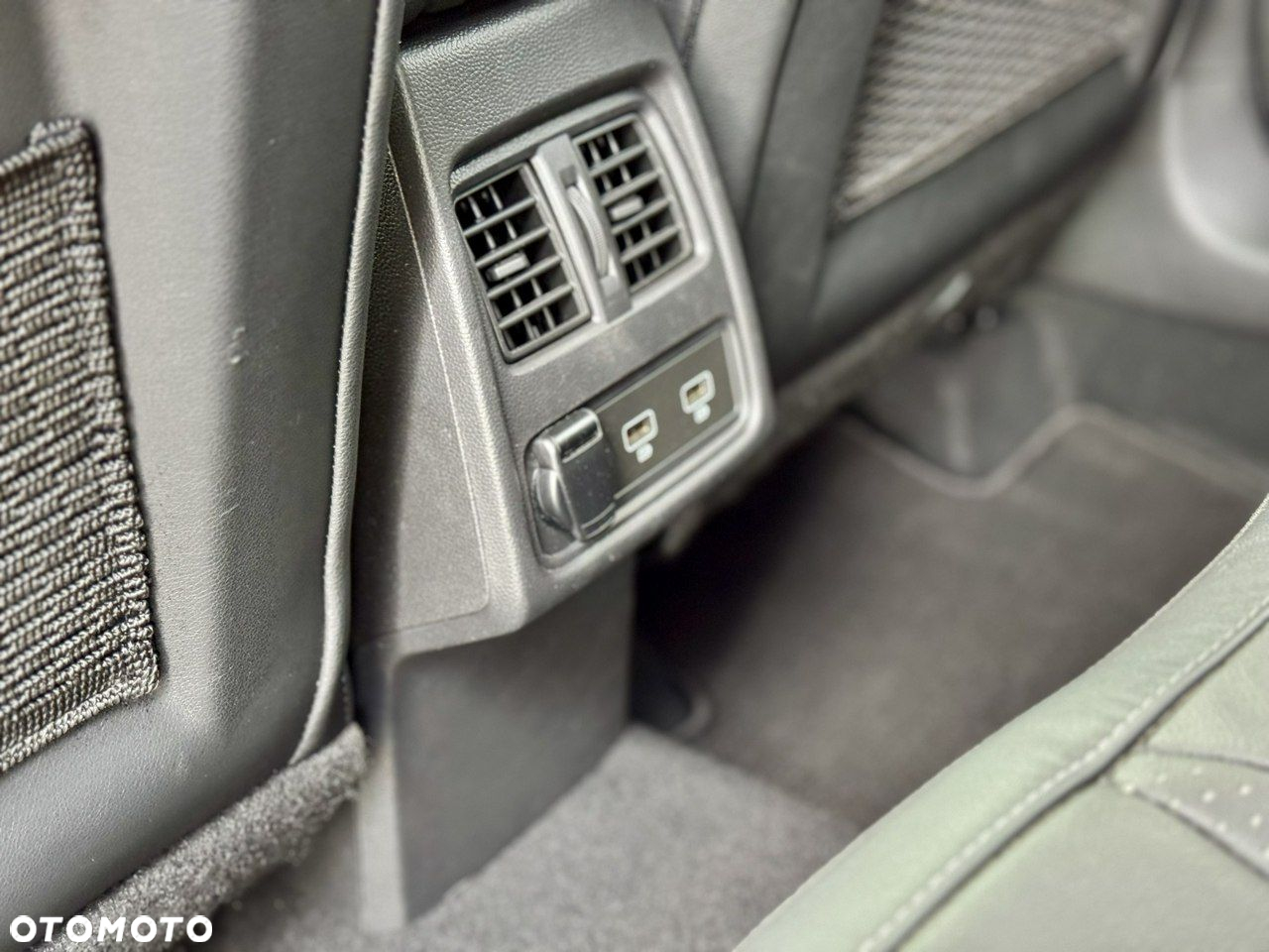 Renault Captur - 23