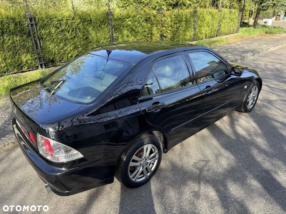 Lexus IS 200 Prestige - 11