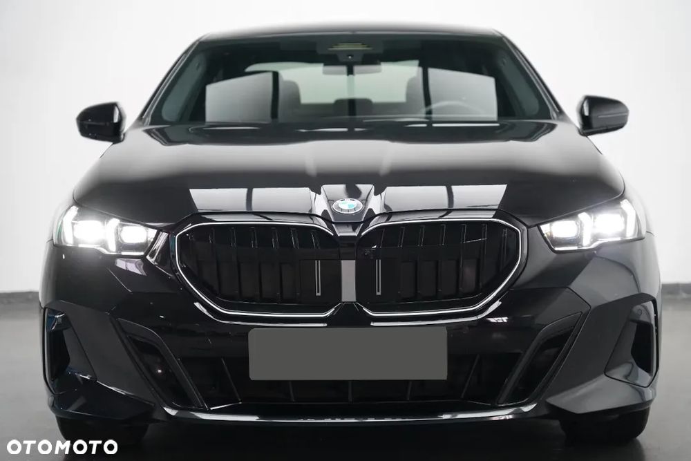 BMW Seria 5 520d xDrive mHEV M Sport - 4