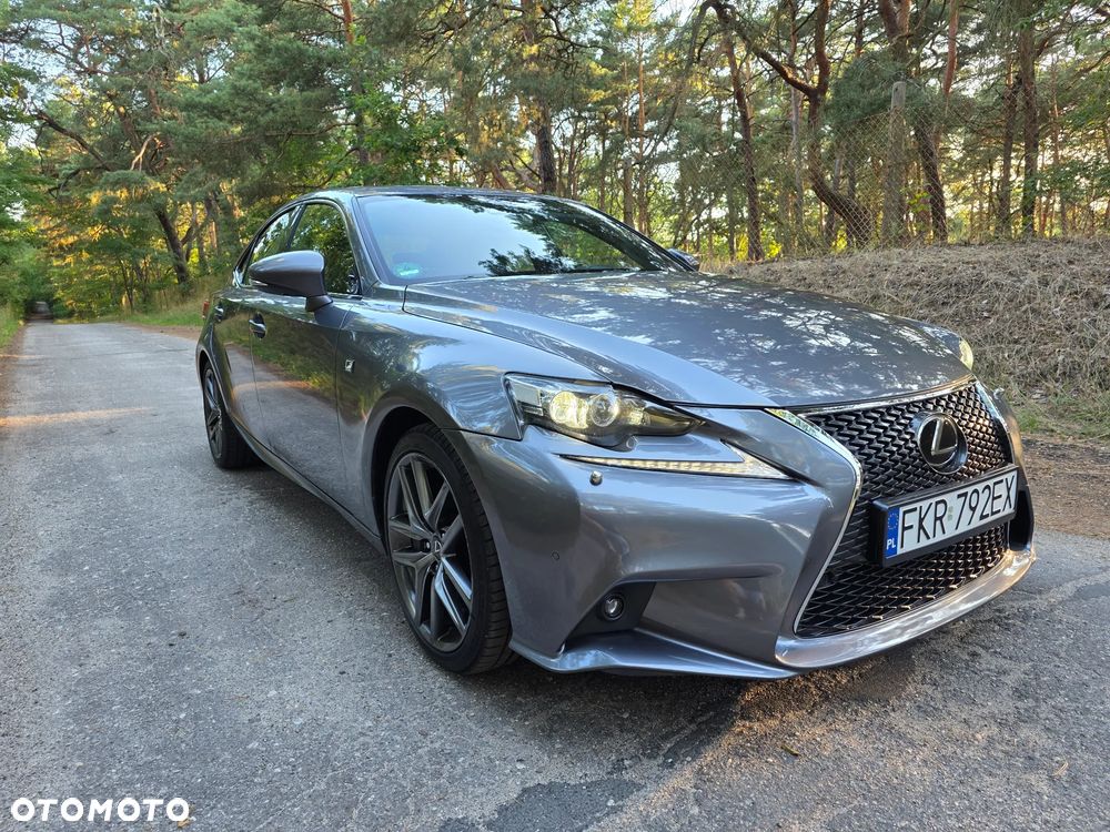 Lexus IS 200t Sport Line - 3