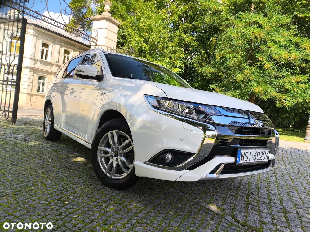 Mitsubishi Outlander 2.4 4WD - 5